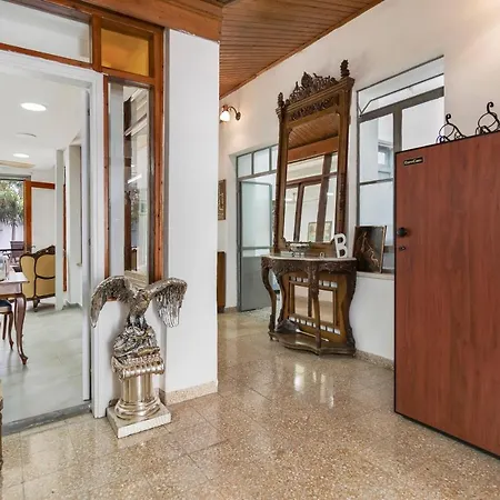 בית נופש To Hani - Large Traditional House