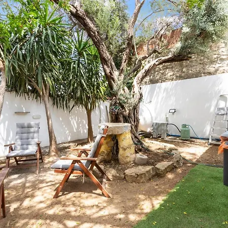 בית נופש To Hani - Large Traditional House *