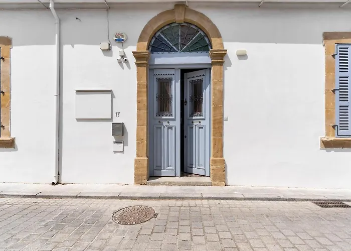 בית נופש To Hani - Large Traditional House