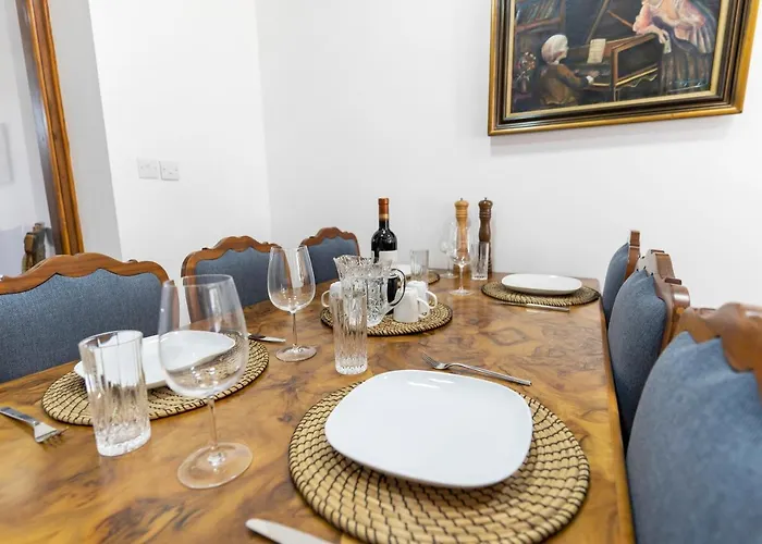 To Hani - Large Traditional House בית נופש *