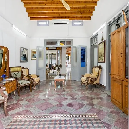 Holiday home To Hani - Large Traditional House Nicosia