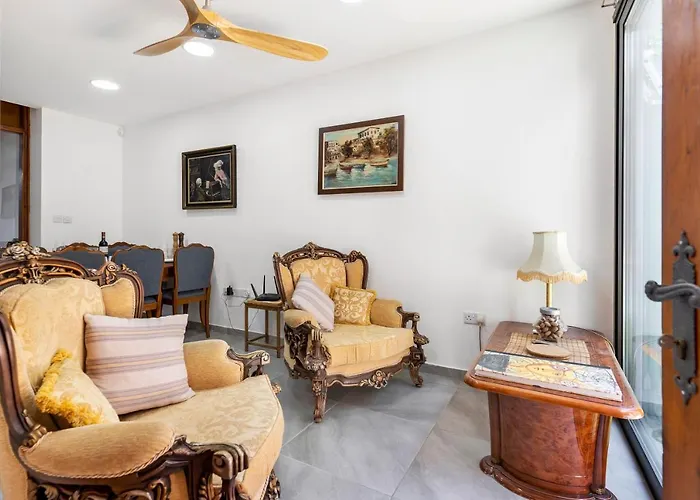 To Hani - Large Traditional House 度假居 *