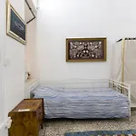 To Hani - Large Traditional House