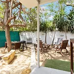 To Hani - Large Traditional House Vakantiehuis *